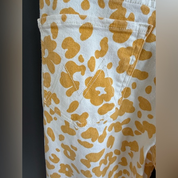MOTHER the curbside leopard heel Yellow Floral Leopard Print Fray Hem Jeans •27 - Picture 15 of 16